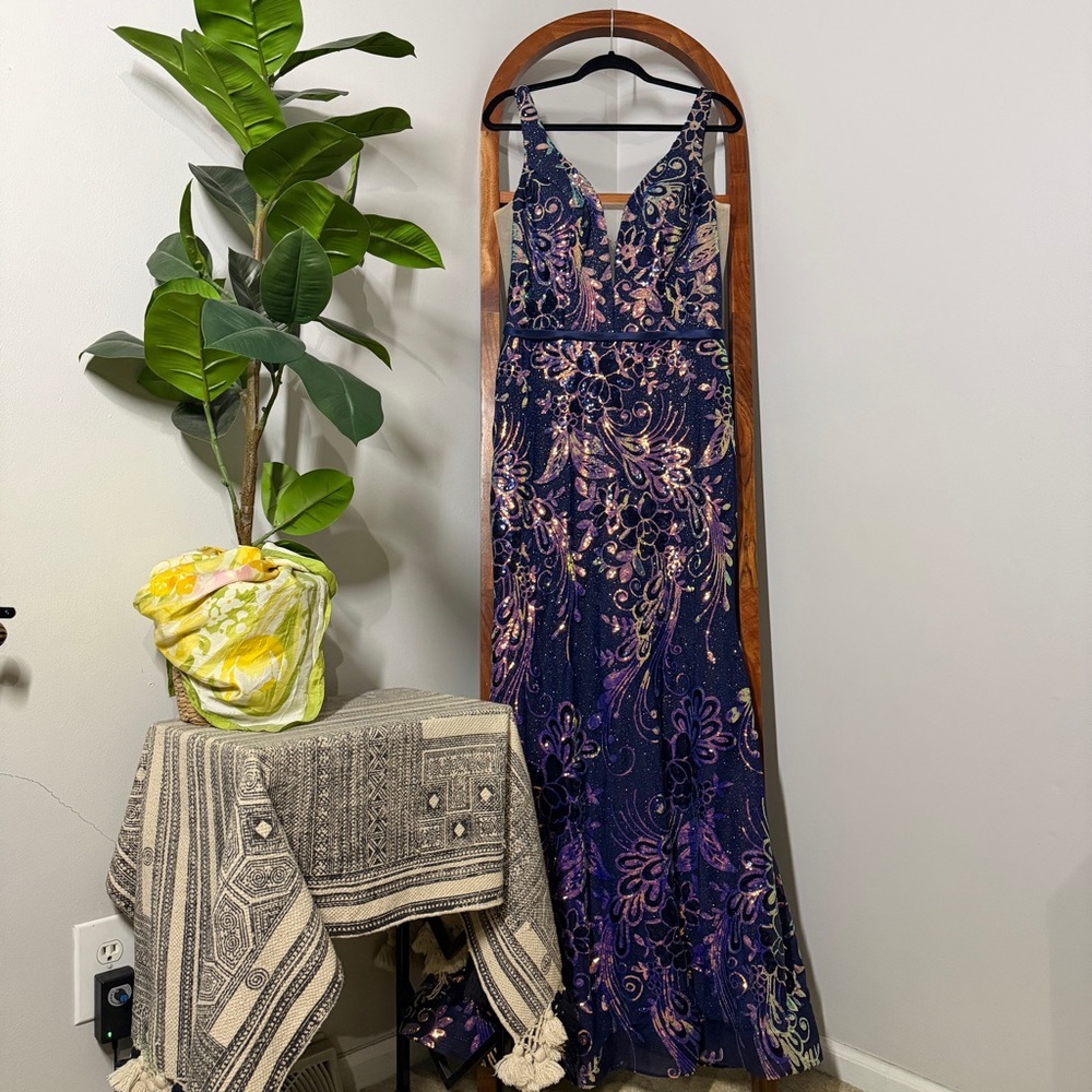 Cinderella Divine 14 Blue Iridescent Floral Sequin Full Length Gown Style J797